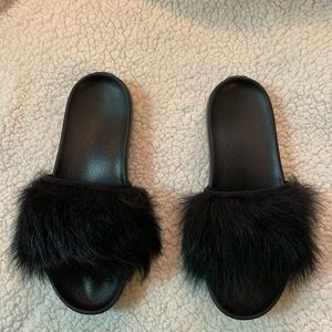 Authentic UGG Royale Shearling Slides